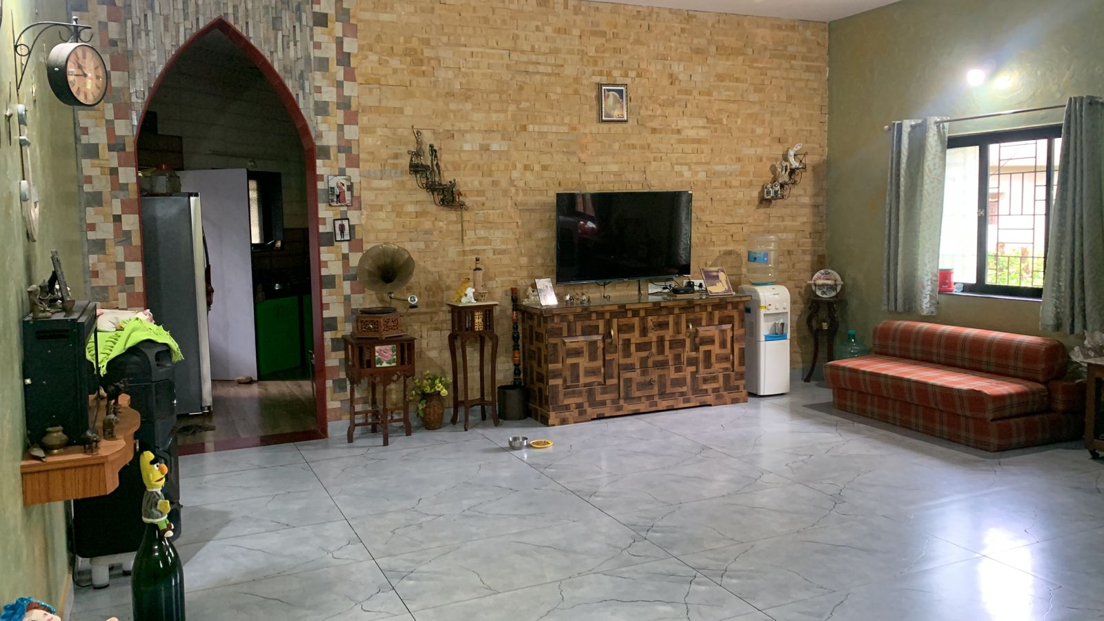 Spacious 5 BHK Bungalow with Guest House, Near Thivim Station